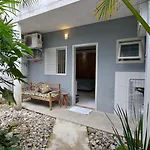 Kitnet 02 Com Ar Cond, A 3 Min Da Praia
